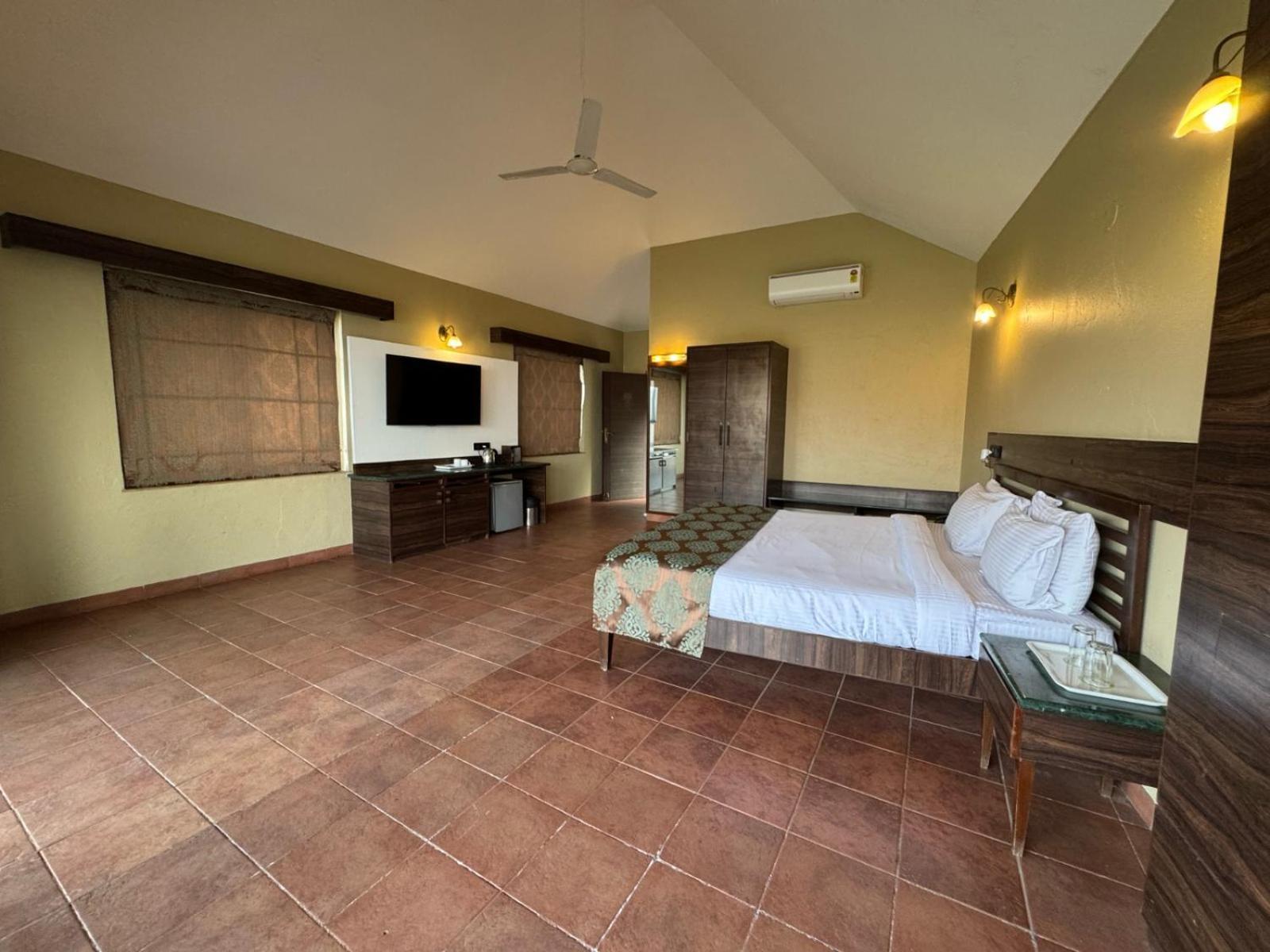 Upper Deck Resort - Stay And Relax At The Highest Peak Лонавала Екстериор снимка