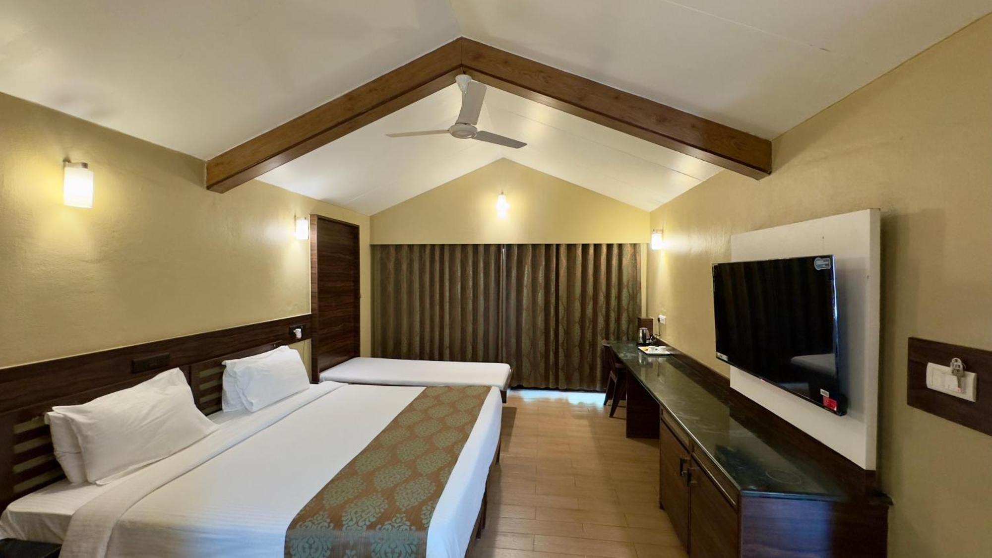 Upper Deck Resort - Stay And Relax At The Highest Peak Лонавала Екстериор снимка