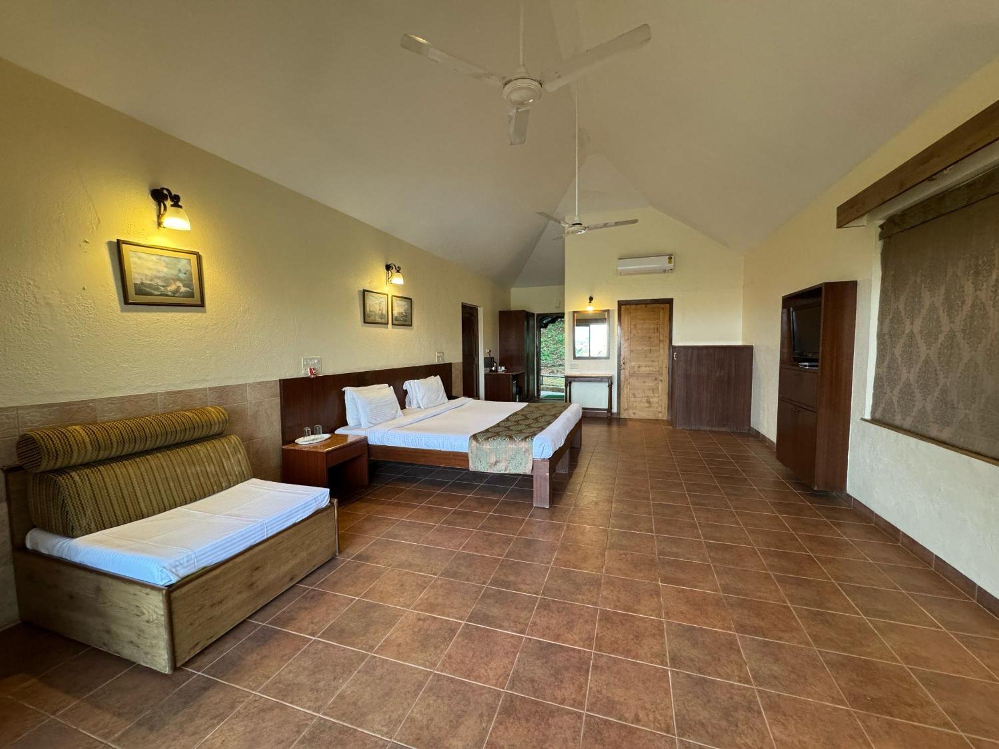 Upper Deck Resort - Stay And Relax At The Highest Peak Лонавала Екстериор снимка