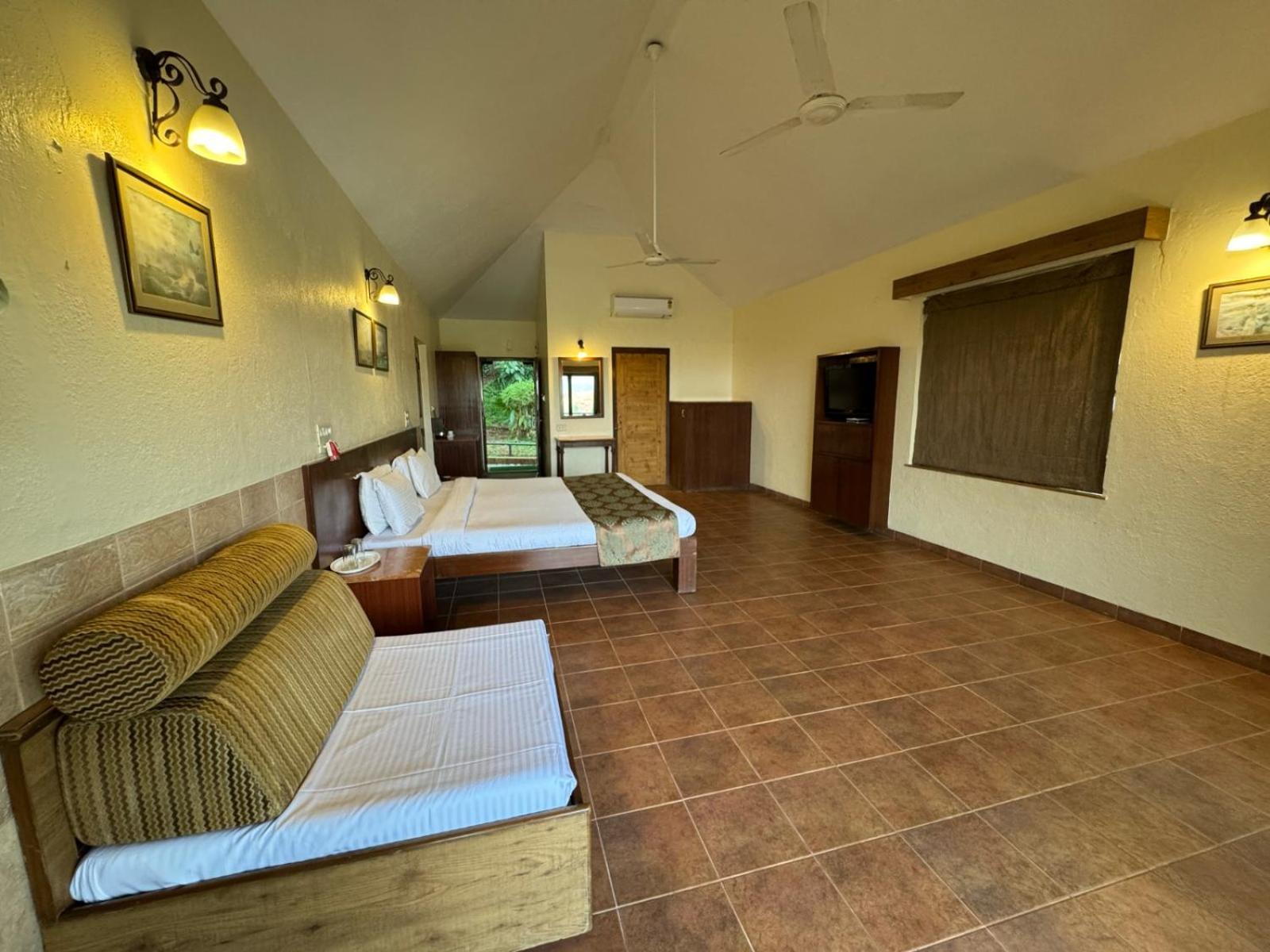 Upper Deck Resort - Stay And Relax At The Highest Peak Лонавала Екстериор снимка