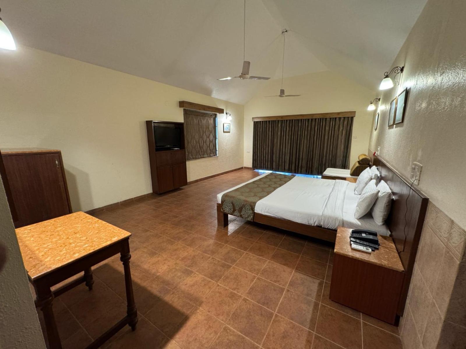 Upper Deck Resort - Stay And Relax At The Highest Peak Лонавала Екстериор снимка