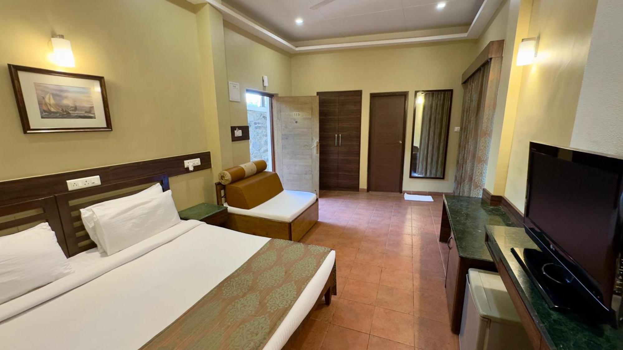 Upper Deck Resort - Stay And Relax At The Highest Peak Лонавала Екстериор снимка