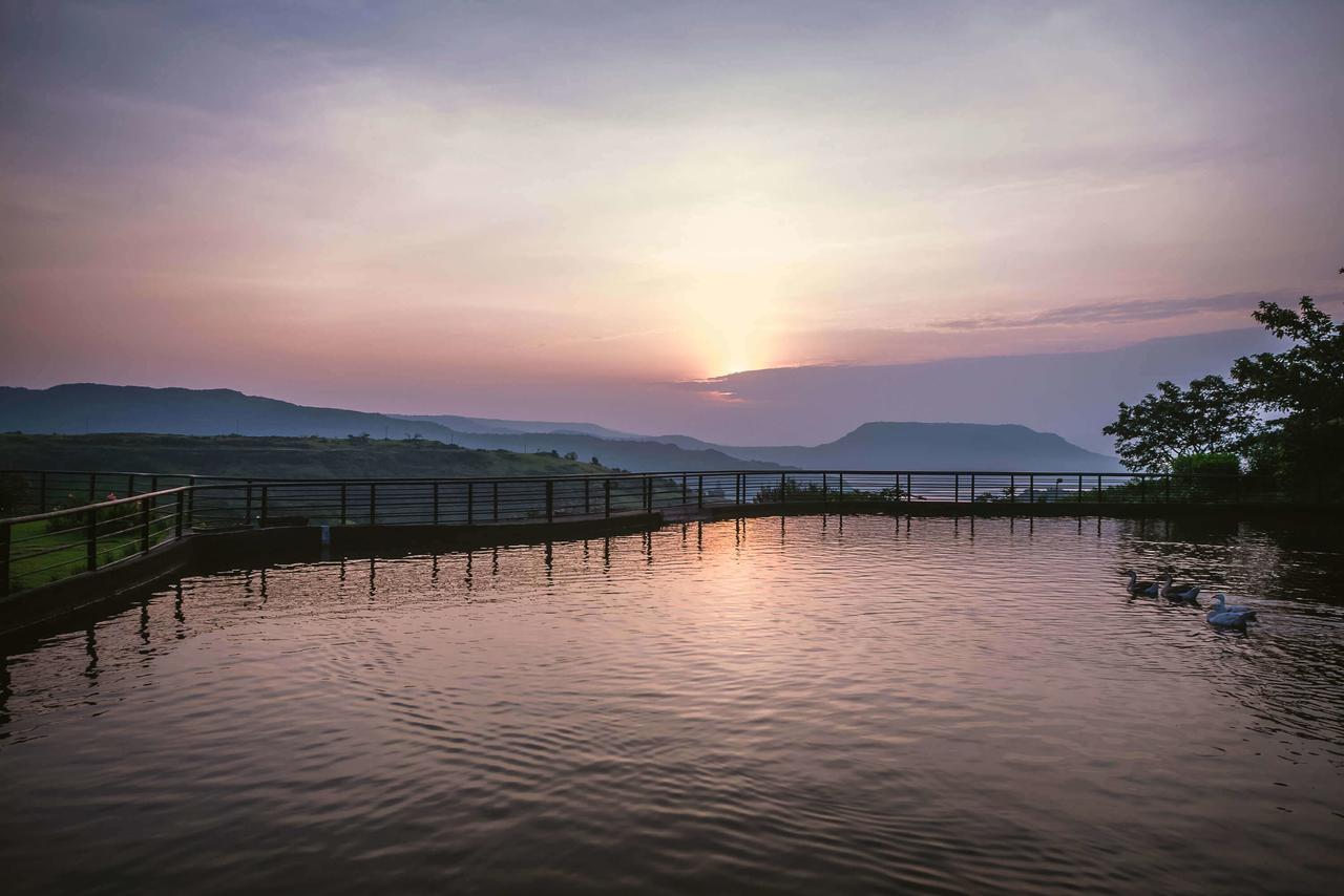 Upper Deck Resort - Stay And Relax At The Highest Peak Лонавала Екстериор снимка